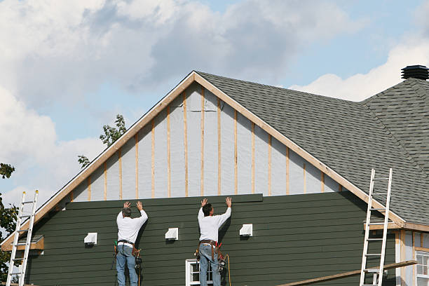 Professional Emergency Siding Repair technician working in Edgewood, PA